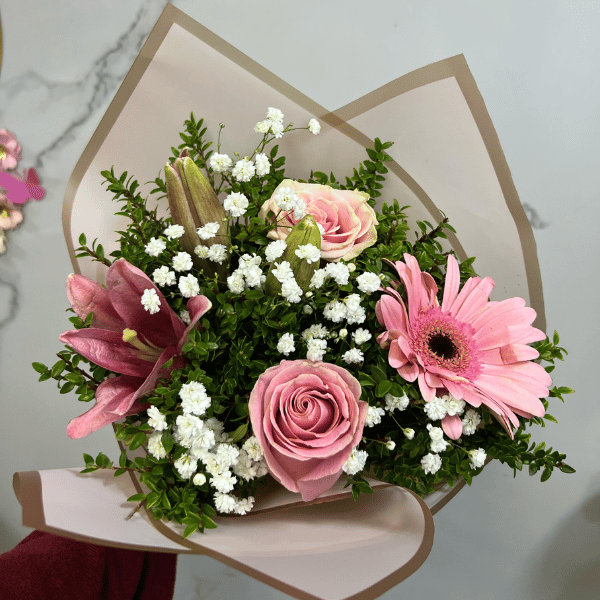 Ramo de 4 flores mix rosadas