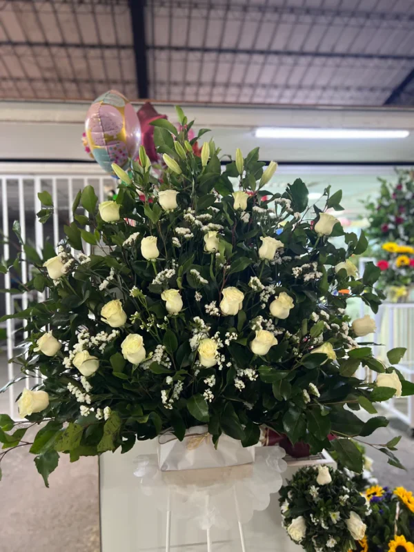 Arreglo floral gigante mix blanco - Imagen 3