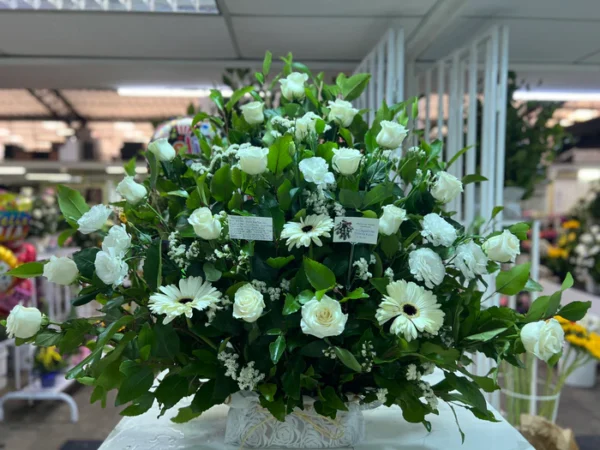 Arreglo floral gigante mix blanco - Imagen 2