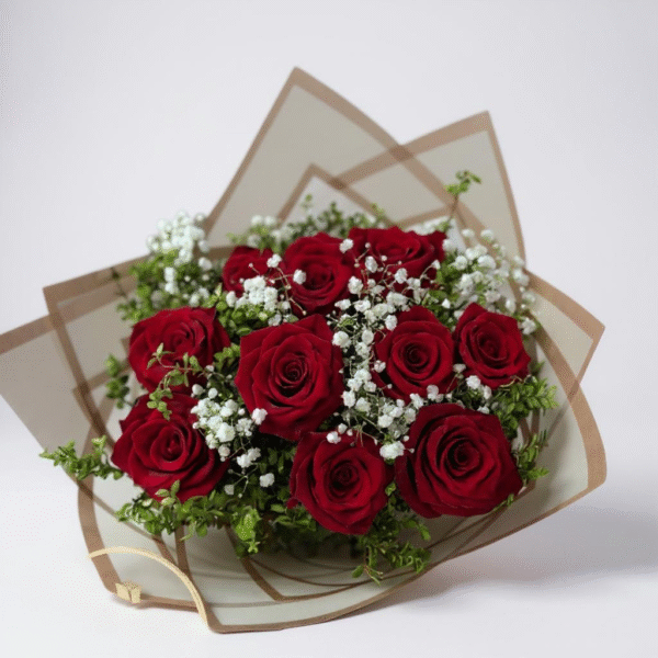 Ramo de mano de 10 rosas rojas