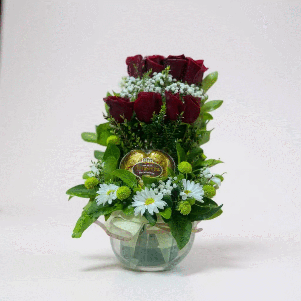 Pecera con 8 rosas y bombones