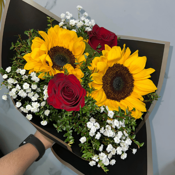Ramo 2 girasoles 2 rosas rojas
