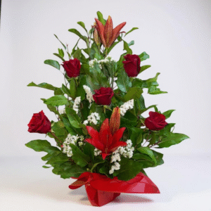 Arreglo floral rojo de rosas y lilium