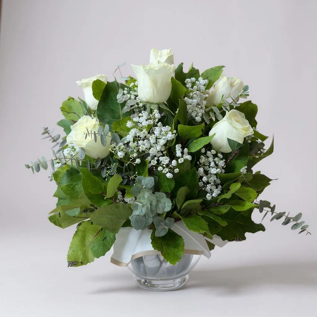 Pecera redonda de 8 rosas blancas