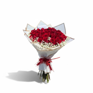 50 rosas rojas 🌹 papel blanco